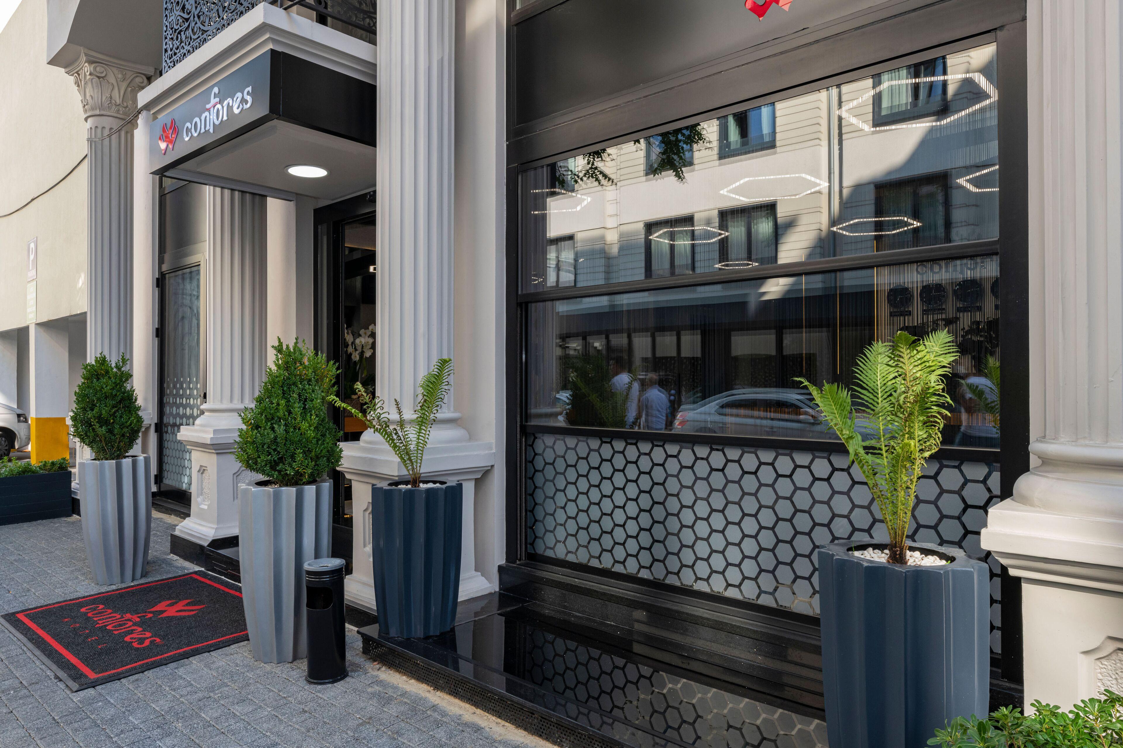 Confores Hotel — Photos 1